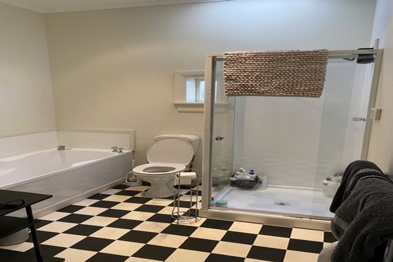 Photo of property in 37 Raroa Road, Kelburn, Wellington, 6012