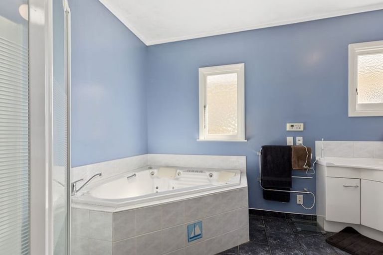 Photo of property in 93 Kings Crescent, Hutt Central, Lower Hutt, 5010