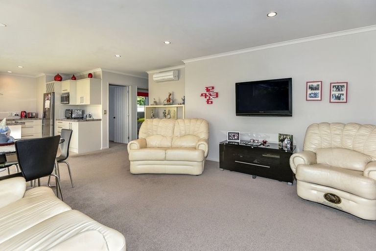 Photo of property in 1/220 Avonhead Road, Avonhead, Christchurch, 8042