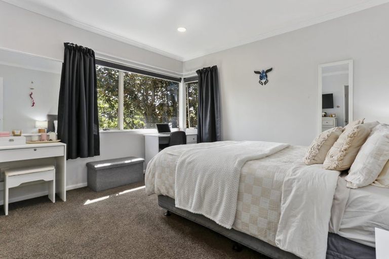 Photo of property in 2/130 Sandspit Road, Shelly Park, Auckland, 2014