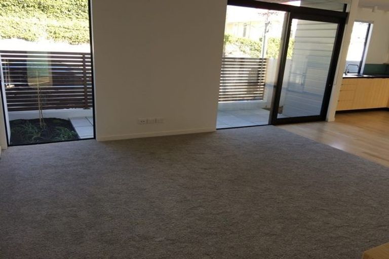 Photo of property in 76 Brougham Street, Mount Victoria, Wellington, 6011