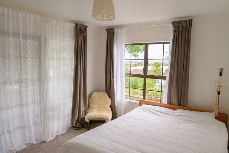 Photo of property in 5 Montego Place, Weymouth, Auckland, 2103