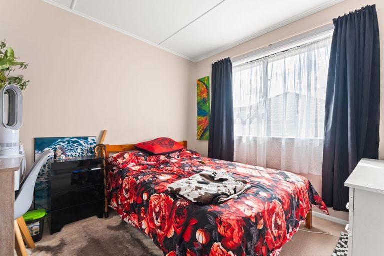 Photo of property in 36 Barrys Road, Glendene, Auckland, 0602