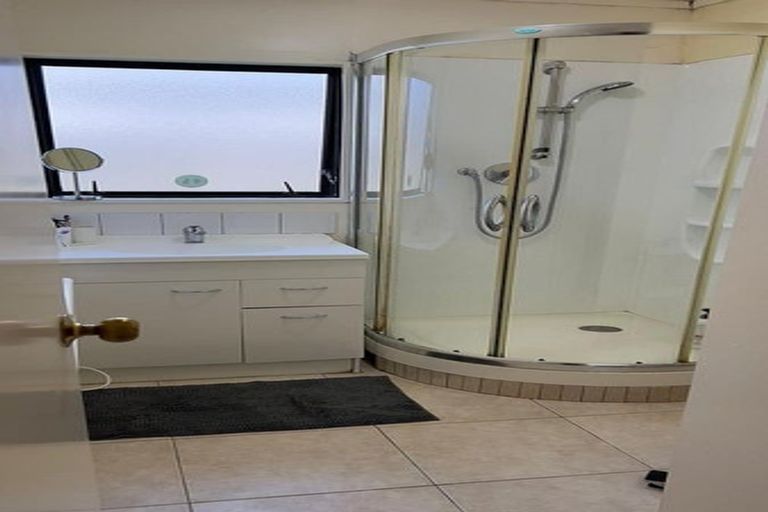 Photo of property in 8a Kentwood Drive, Woodridge, Wellington, 6037