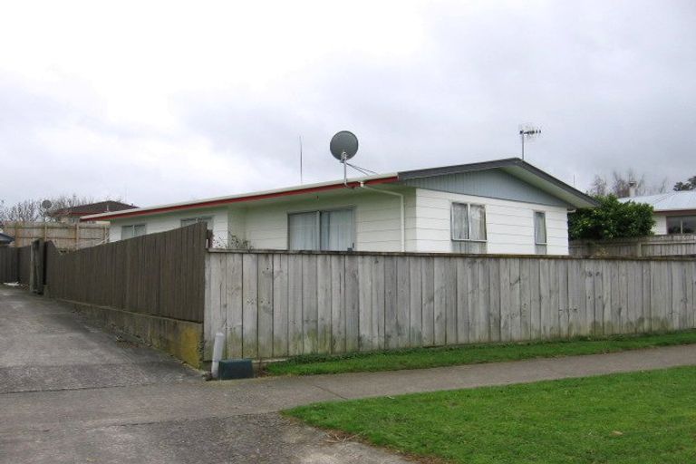 Photo of property in 37 Rhodes Drive, Kelvin Grove, Palmerston North, 4414