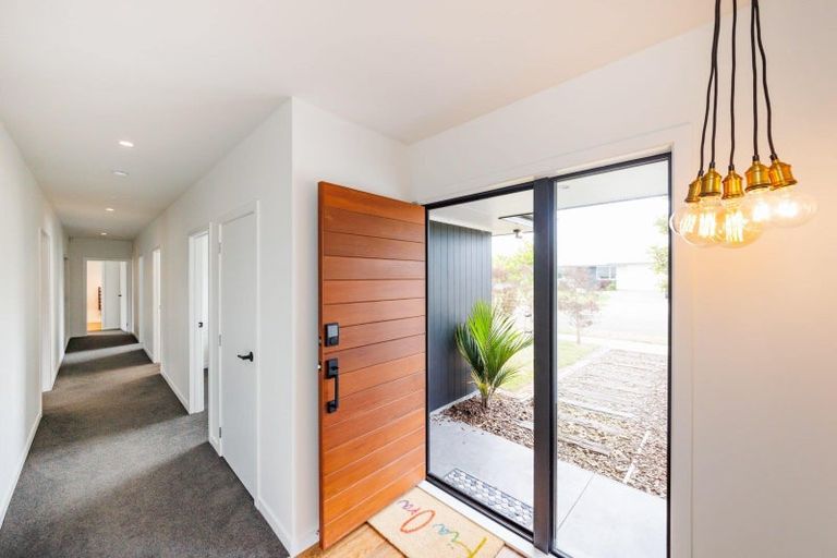 Photo of property in 3 Atlantic Drive, Fitzherbert, Palmerston North, 4410