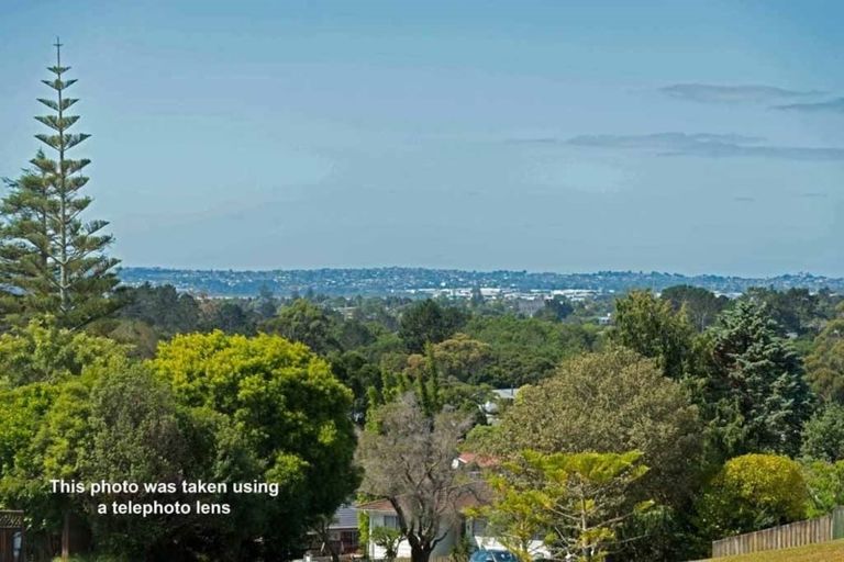 Photo of property in 1/28 Elizabeth Drive, West Harbour, Auckland, 0618
