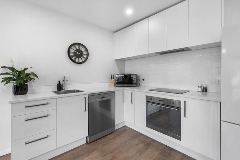 Photo of property in 12 Village Quarter Lane, Frankton, Hamilton, 3204