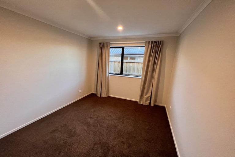 Photo of property in 76 Broadway Parade, Rolleston, 7615