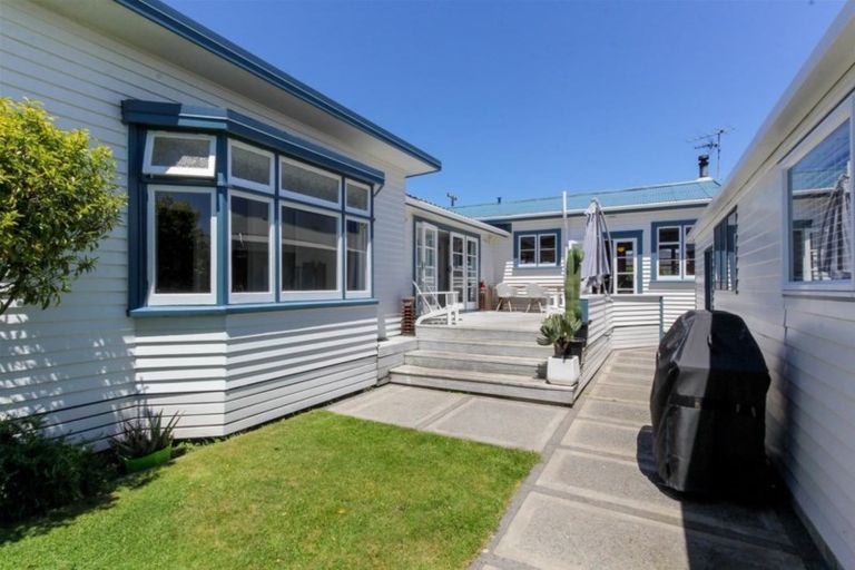 Photo of property in 19 Tokomaru Street, Welbourn, New Plymouth, 4312