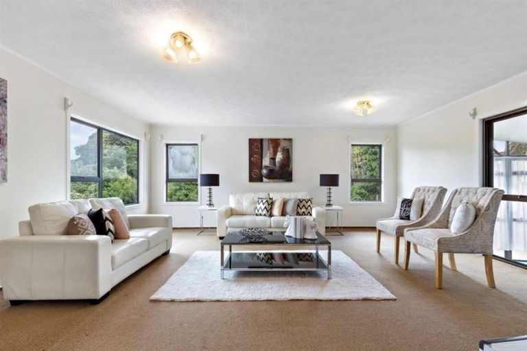 Photo of property in 10 Dallow Place, Henderson, Auckland, 0612