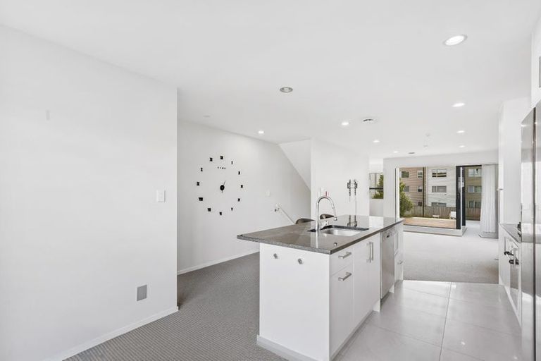 Photo of property in 25/5 Perekia Street, Albany, Auckland, 0632