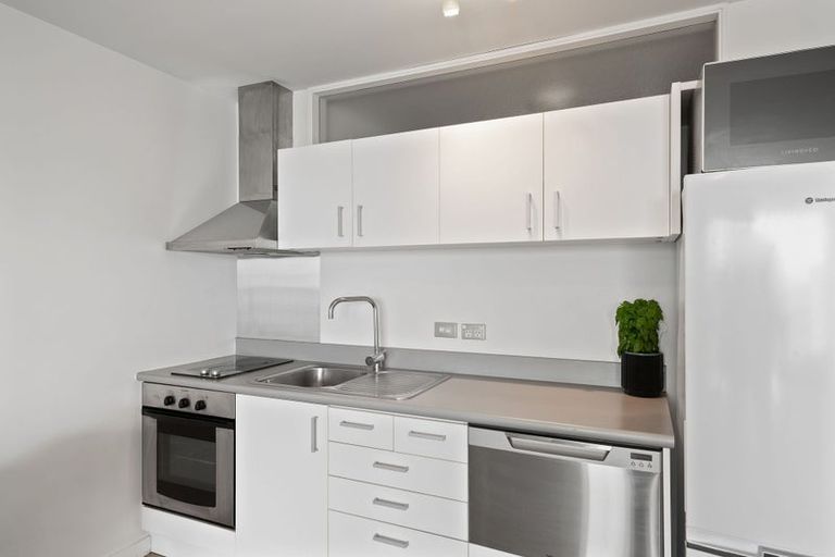 Photo of property in 10/20 Stanmore Road, Phillipstown, Christchurch, 8011