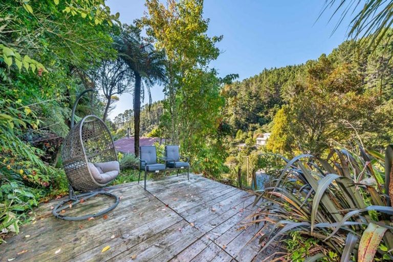 Photo of property in 114 Pinehaven Road, Pinehaven, Upper Hutt, 5019