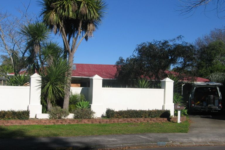 Photo of property in 6 James Place, Opaheke, Papakura, 2113