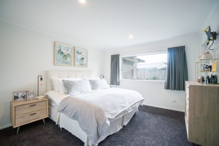 Photo of property in 6 Waimarama Court, Roslyn, Palmerston North, 4414