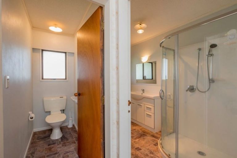 Photo of property in 5 Old Coach Road South, Otaki Beach, Otaki, 5512