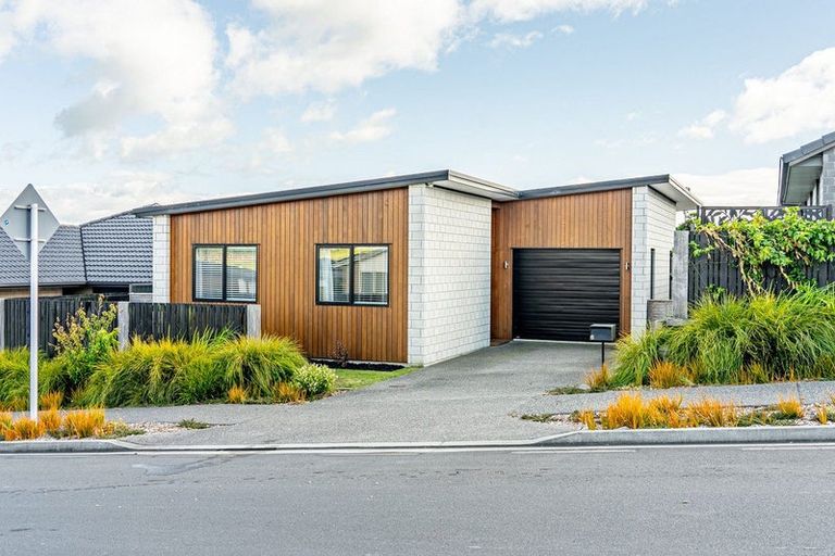 Photo of property in 6 Settler Avenue, Omokoroa, 3114