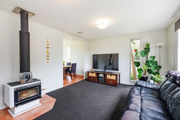 Photo of property in 24 Kowhai Street, Tokomaru, Palmerston North, 4474