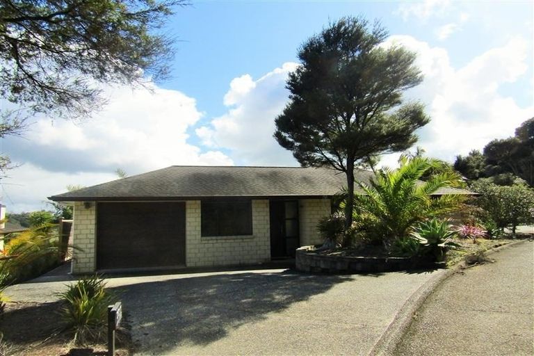 Photo of property in 337 Glenvar Road, Long Bay, Auckland, 0630