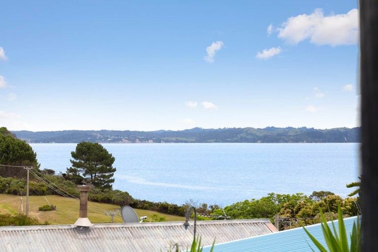 Photo of property in 1299 Whangaparaoa Road, Army Bay, Whangaparaoa, 0930