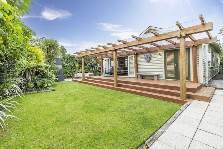 Photo of property in 24 Marsden Avenue, Karori, Wellington, 6012