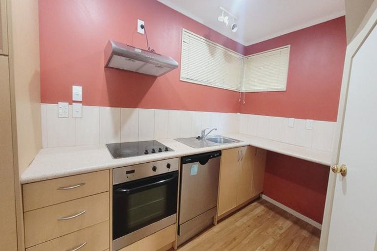 Photo of property in 35 Olivia Crescent, Tawa, Wellington, 5028