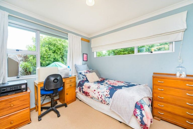 Photo of property in 17 Aranui Road, Kairanga, Palmerston North, 4475