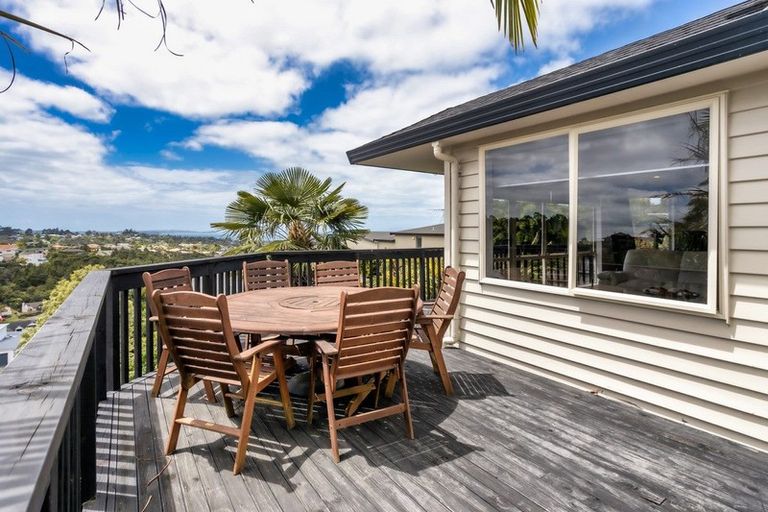 Photo of property in 941 East Coast Road, Torbay, Auckland, 0630