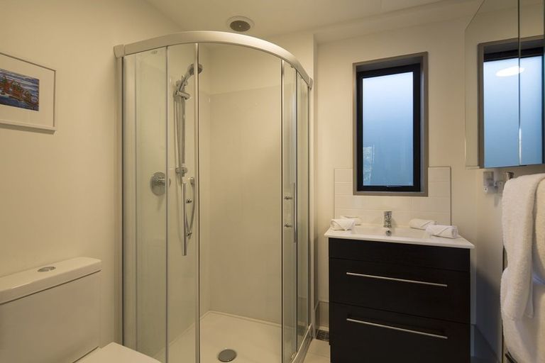 Photo of property in La Residence Du Lac, 39/527 Frankton Road, Queenstown, 9300