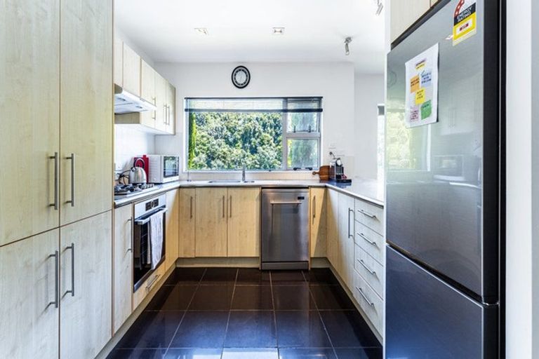 Photo of property in 2/17 Blackbridge Road, Wadestown, Wellington, 6012