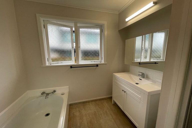 Photo of property in 18a Sheridan Street, Silverdale, Hamilton, 3216