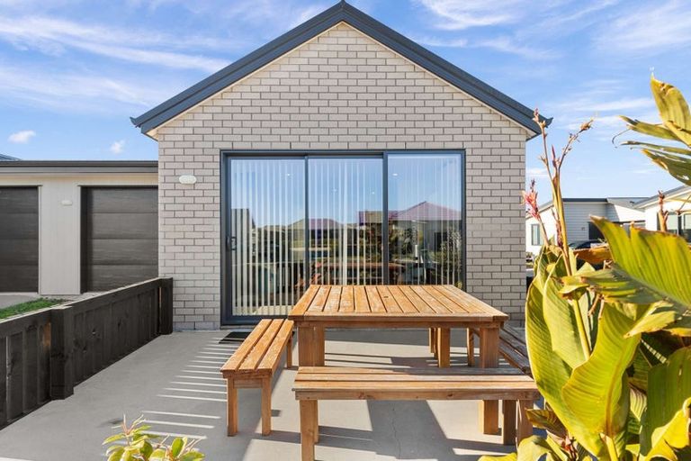 Photo of property in 57 Crown Street, Papamoa, 3118