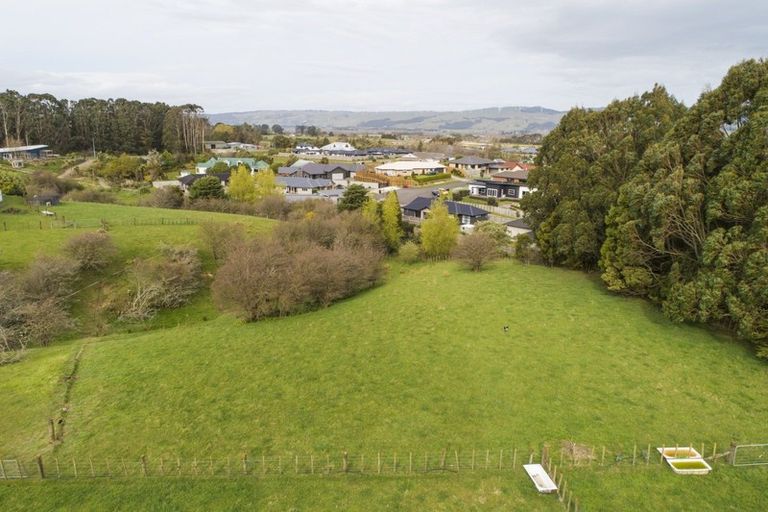 Photo of property in 27 Schnell Drive, Kelvin Grove, Palmerston North, 4414