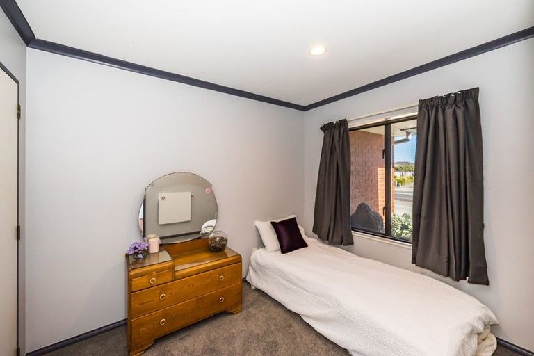 Photo of property in 139 Guildford Drive, Paraparaumu Beach, Paraparaumu, 5032