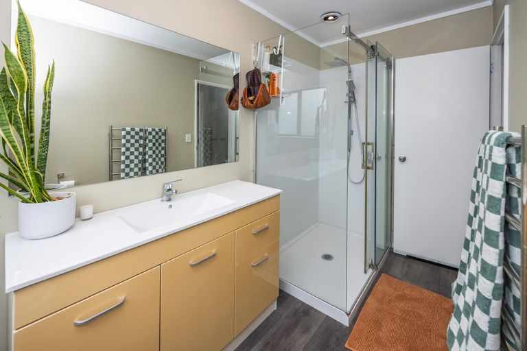 Photo of property in 5 Raleigh Avenue, Fairview Downs, Hamilton, 3214