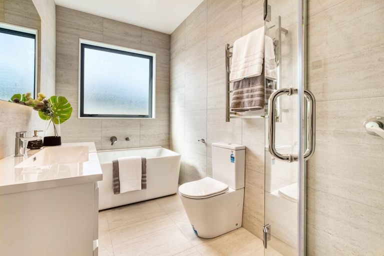 Photo of property in 24 Babina Avenue, Kumeu, 0810