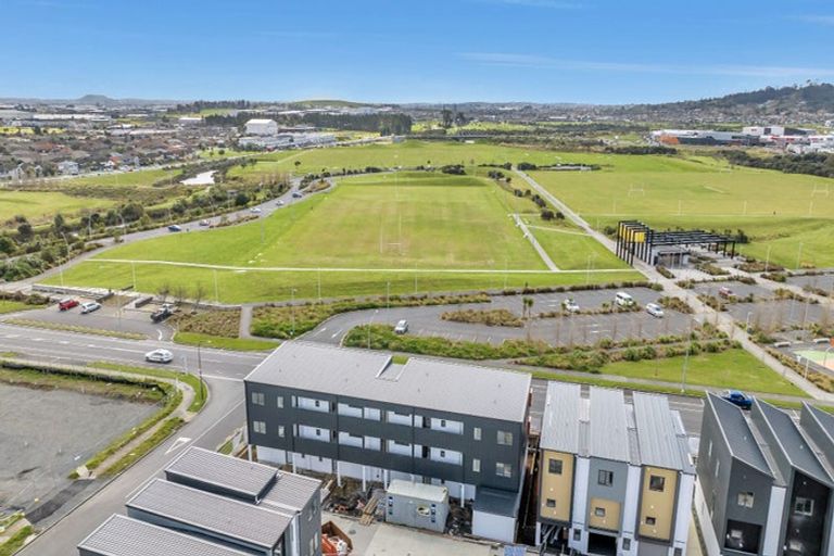 Photo of property in 2/29 Flat Bush School Road, Flat Bush, Auckland, 2019