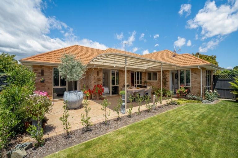 Photo of property in 32 Magnolia Drive, Springlands, Blenheim, 7201