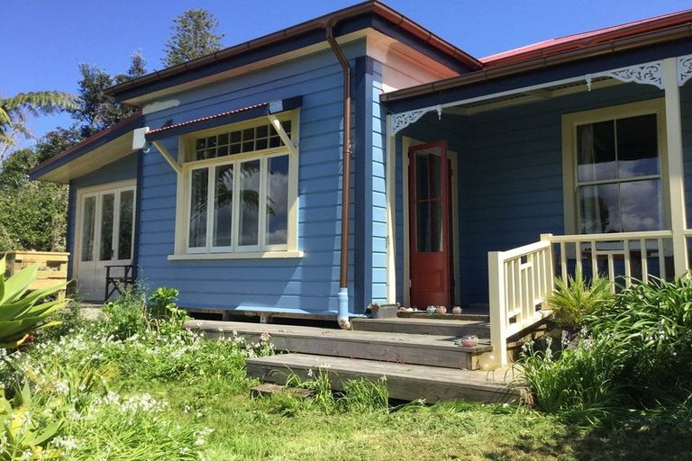 Photo of property in 4 Church Street, Kohukohu, 0491