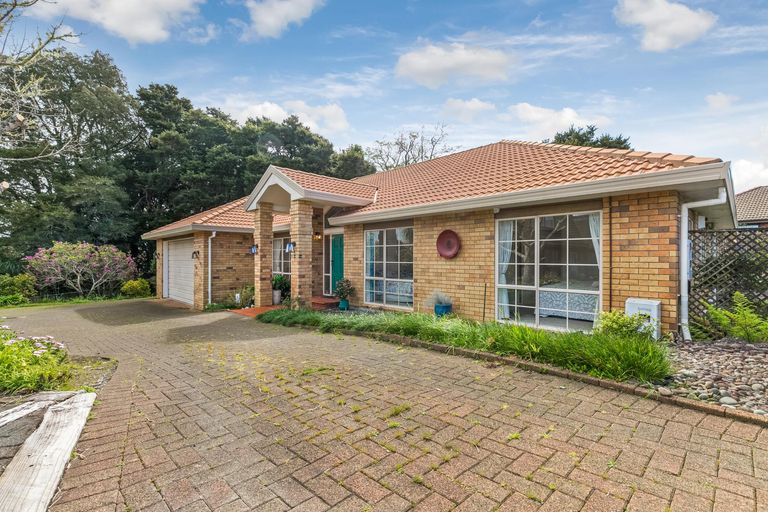 Photo of property in 54 Charles Prevost Drive, The Gardens, Auckland, 2105