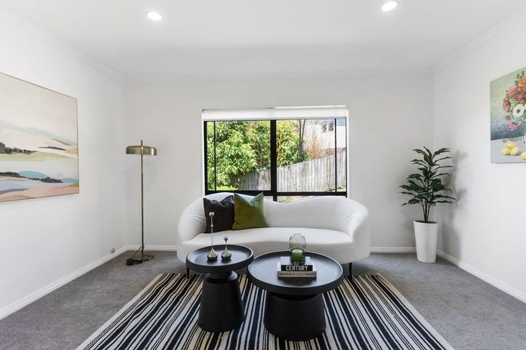 Photo of property in 28a Woodstock Road, Forrest Hill, Auckland, 0620