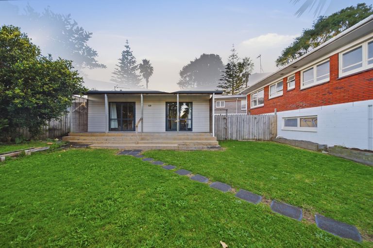 Photo of property in 3 Halberg Street, Glenfield, Auckland, 0629