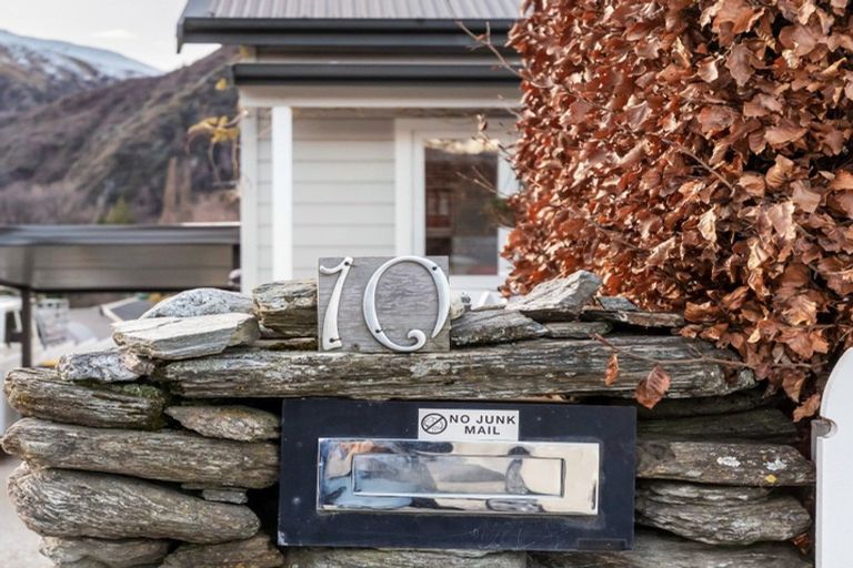 Photo of property in 10 Suffolk Street, Arrowtown, 9302