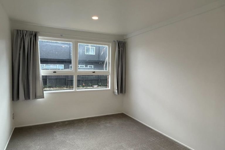 Photo of property in 3/233 Hurstmere Road, Takapuna, Auckland, 0622