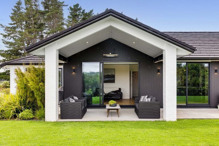 Photo of property in 2 Awatiro Drive, Kaukapakapa, 0871