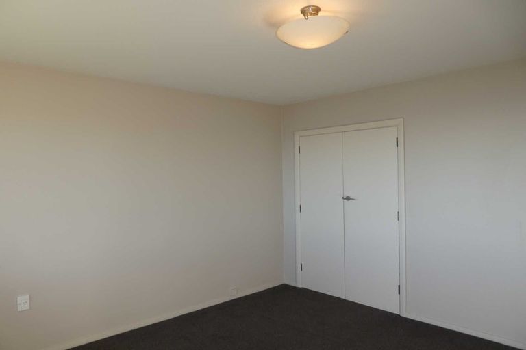 Photo of property in 1/98 Moncks Spur Road, Redcliffs, Christchurch, 8081