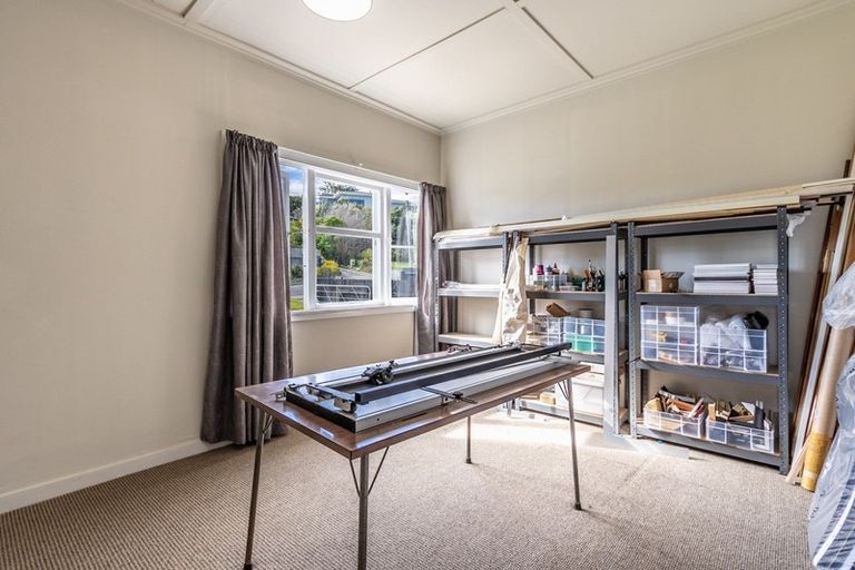 Photo of property in 27 Toi Street, Otaki Beach, Otaki, 5512