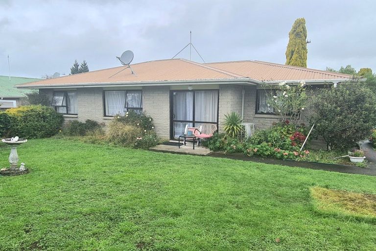 Photo of property in 11 Mccallum Street, Dannevirke, 4930