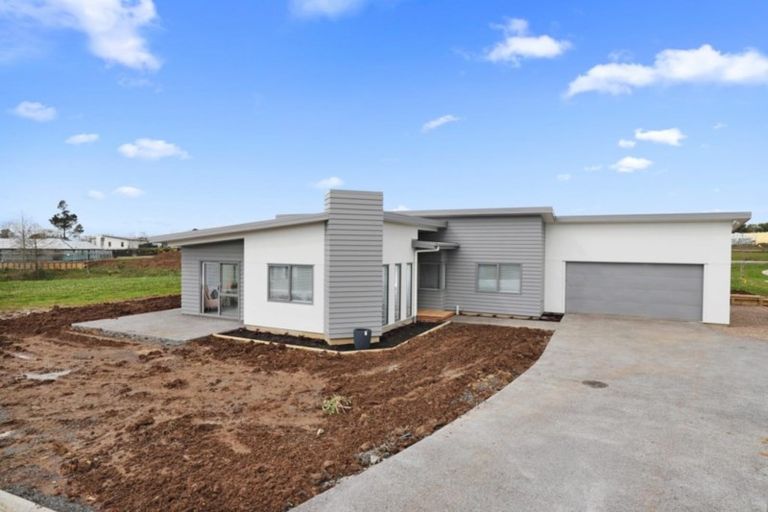 Photo of property in 4 Syrah Grove, Te Kauwhata, 3710